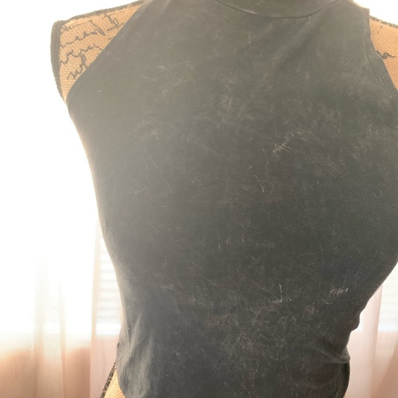 Black light acid washed crop shirt in size medium - Picture 4 of 4